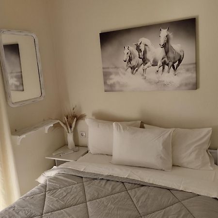 Sea Waves Apartments ネア・エピダヴロス エクステリア 写真