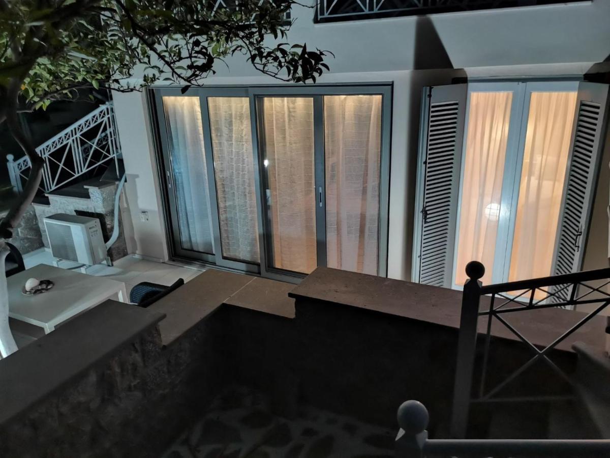 Sea Waves Apartments ネア・エピダヴロス エクステリア 写真