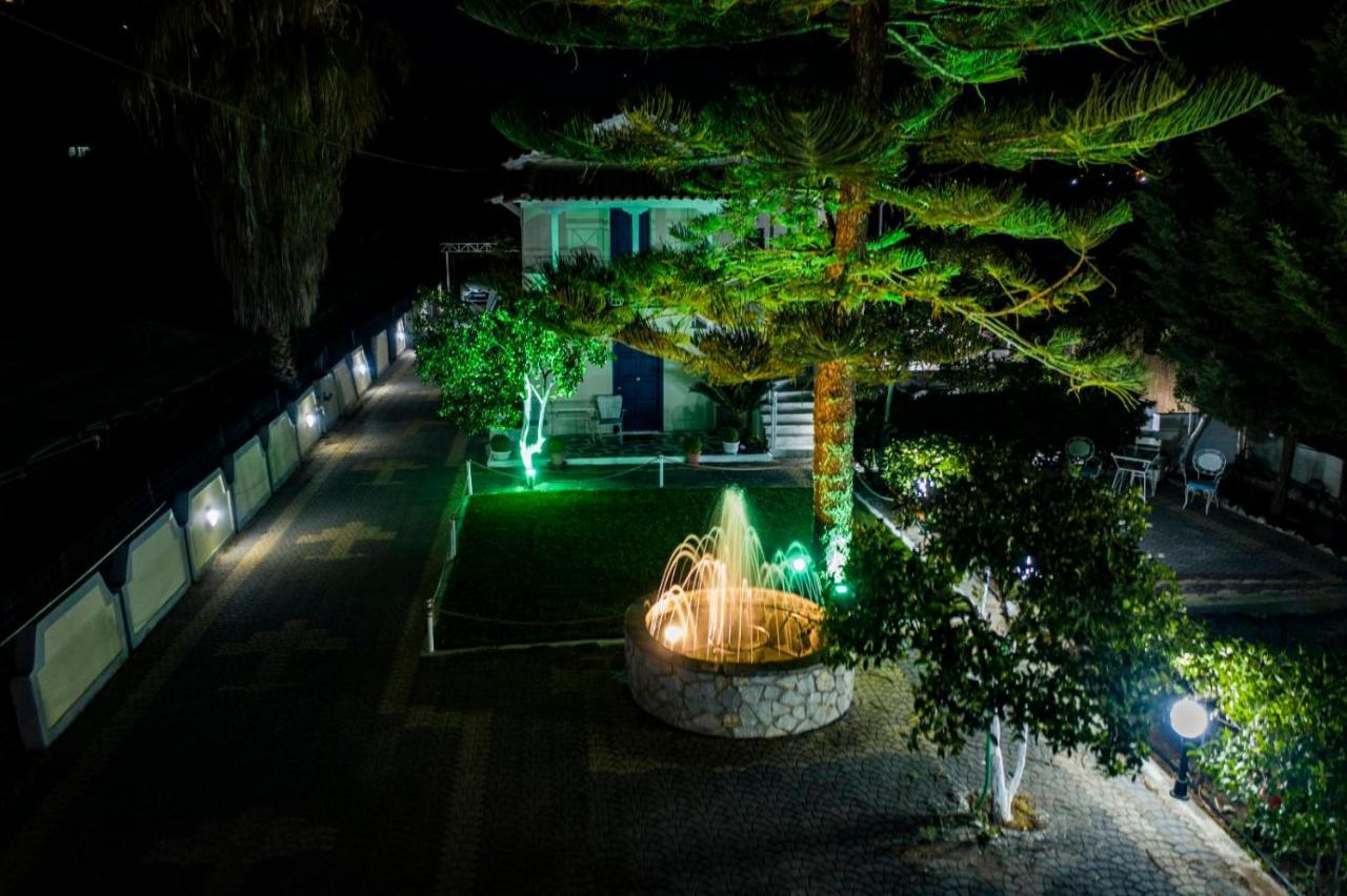 Sea Waves Apartments ネア・エピダヴロス エクステリア 写真