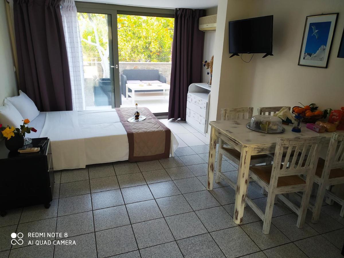 Sea Waves Apartments ネア・エピダヴロス エクステリア 写真